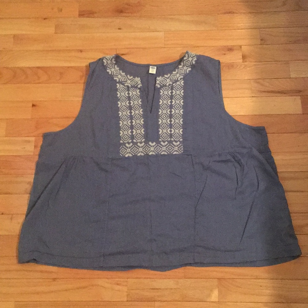 Old Navy top